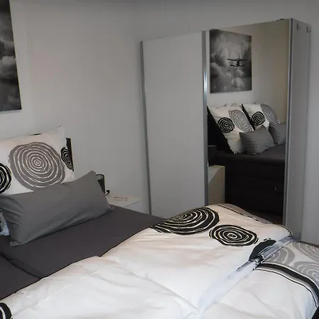 Mondfaenger Apartman Ehrenberg